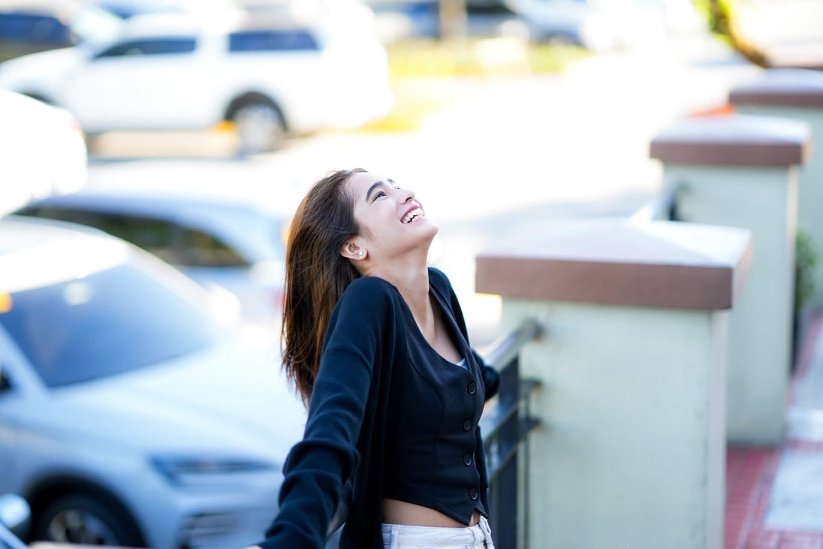 Bagay talaga maging muse sa dahan mv

LIZGUEL FOR DAHAN MV