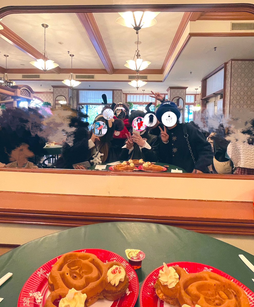 TAKOO_3124's tweet photo. 最高に楽しい🐭🏰dayだった✨️
いつも仲良くしてくれてありがとう✨️

また遊びましょ✌🏻️ https://t.co/Bgekj0TCu6