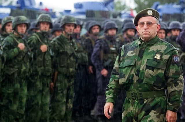 Генерал пуковник у пензији Владимир Лазаревић изјавио је да је током сукоба на простору Косова и Метохије у покушају продора учествовало око 1.500 муџахедина из више земаља, наводећи да су „неславно прошли“ на подручју Проклетија, Јуника и Паштрика.