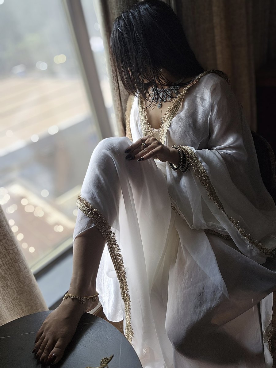 THEMONIKAKARTIK95 tweet media