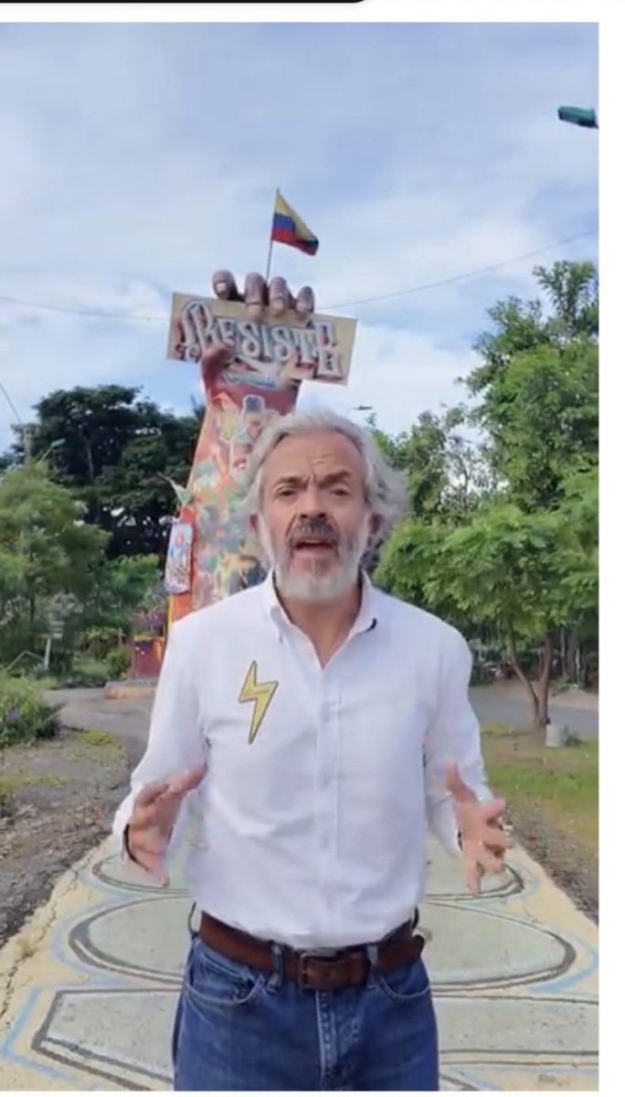 AntiSantos tweet media