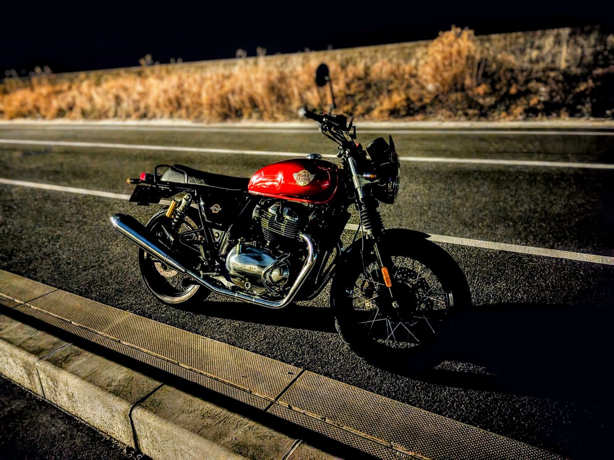 slip_44's tweet photo. 3ヶ月ぶりにライダー復帰!
#INT650
#ロイヤルエンフィールド https://t.co/sOyidQffww
