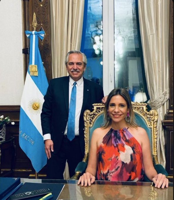 abrilcba_'s tweet photo. Las feministas argentinas salen a criticar a Messi pero todas pasaron por la oficina del golpeador corrupto de Fernández. No pueden medirle la moral a nadie estos gatos berretas. https://t.co/LjYDHzOeYj