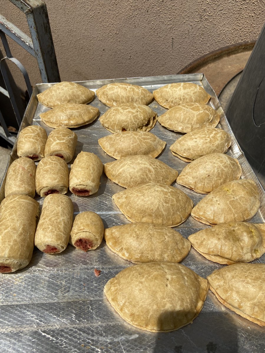 D_CakeMistress's tweet photo. It was meatpie and sausage today and it’s their first attempt.
I’m proud🤗😇 https://t.co/xCs8MyCsnP