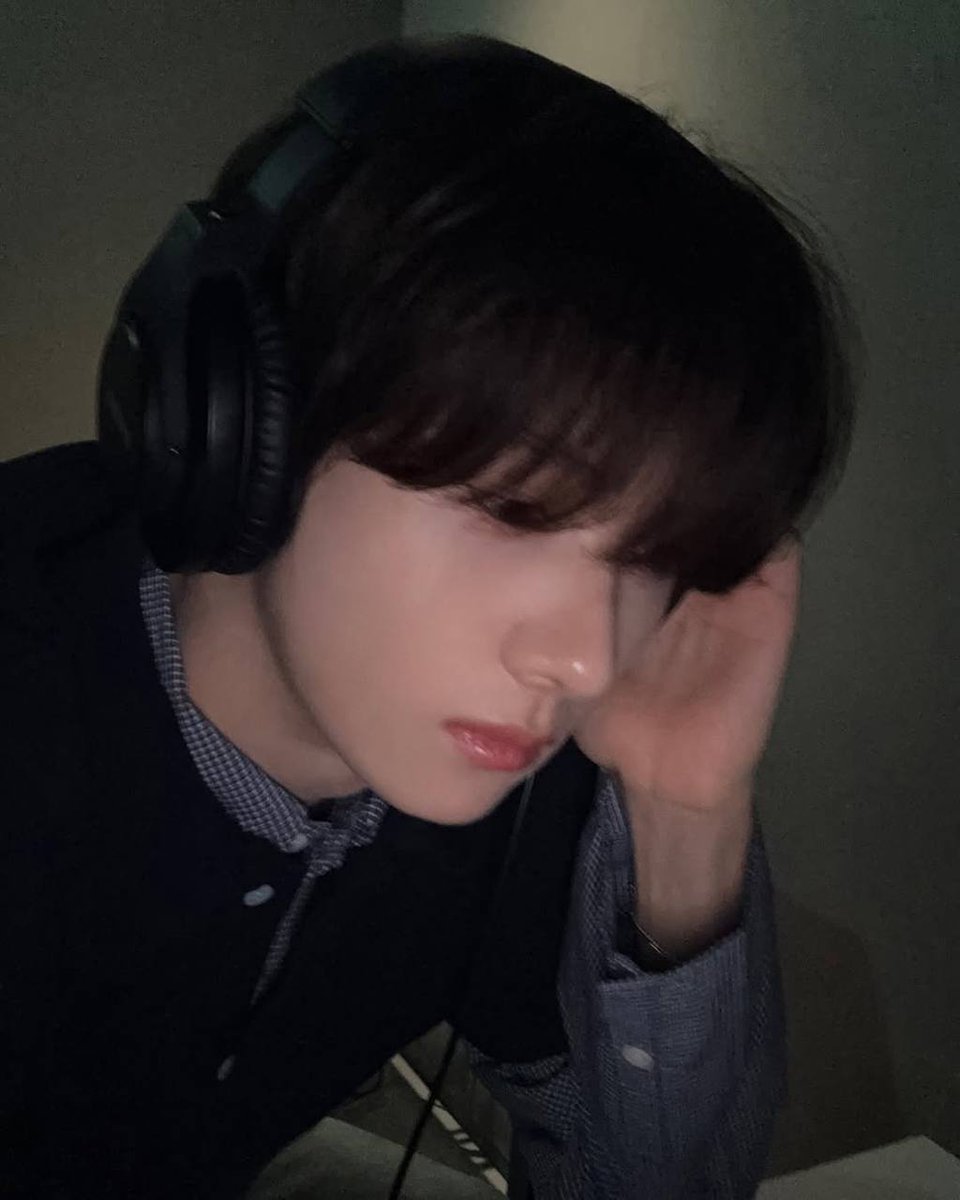 Youngjae tweet media