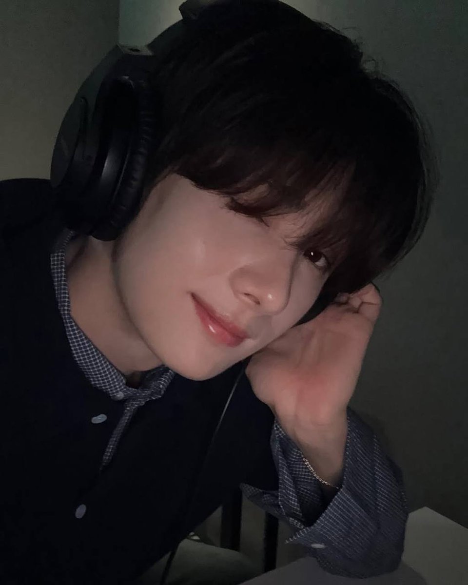 Youngjae tweet media