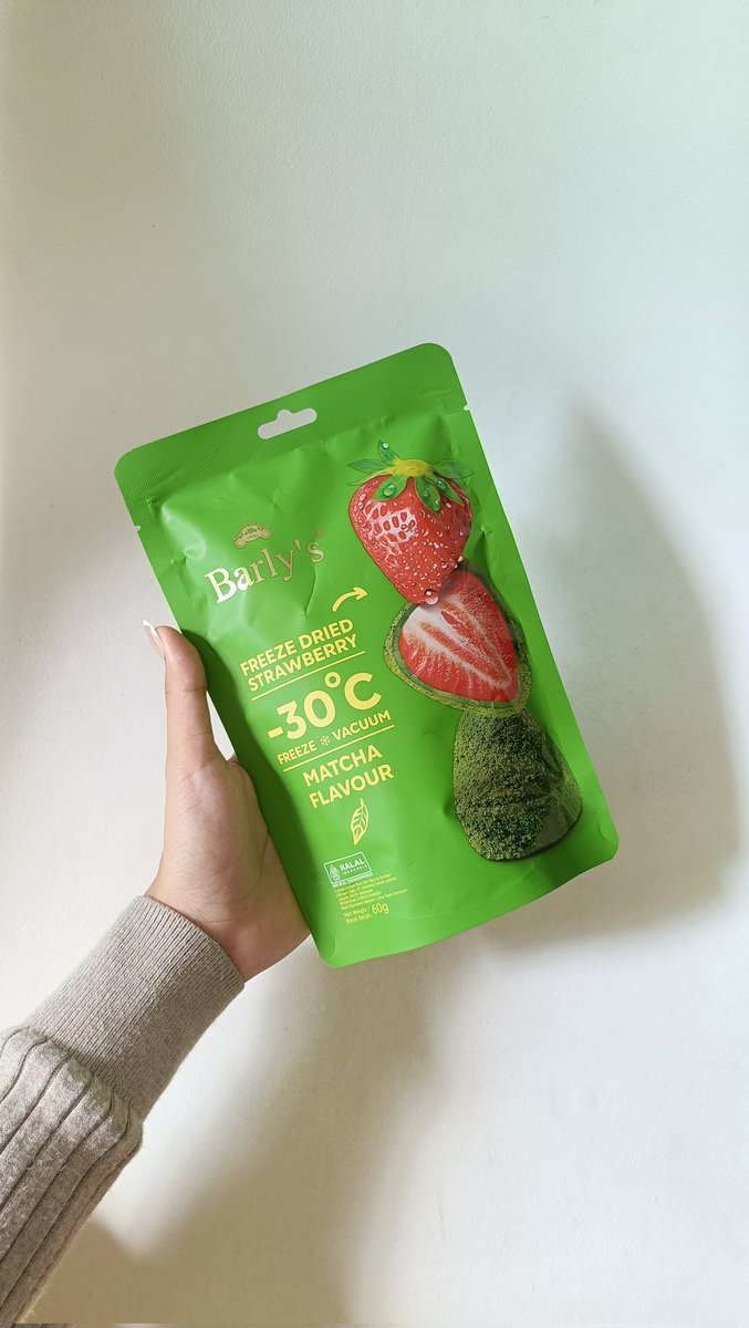 itsmefaraww's tweet photo. I FINALLY FOUND: my ultimate MATCHA cravings list I NEVER REGRET TRYING🍵💯

100% WORTH, super legitttt, WAJIB stock di rumah🫶🏻 https://t.co/EeWUtPTUJV