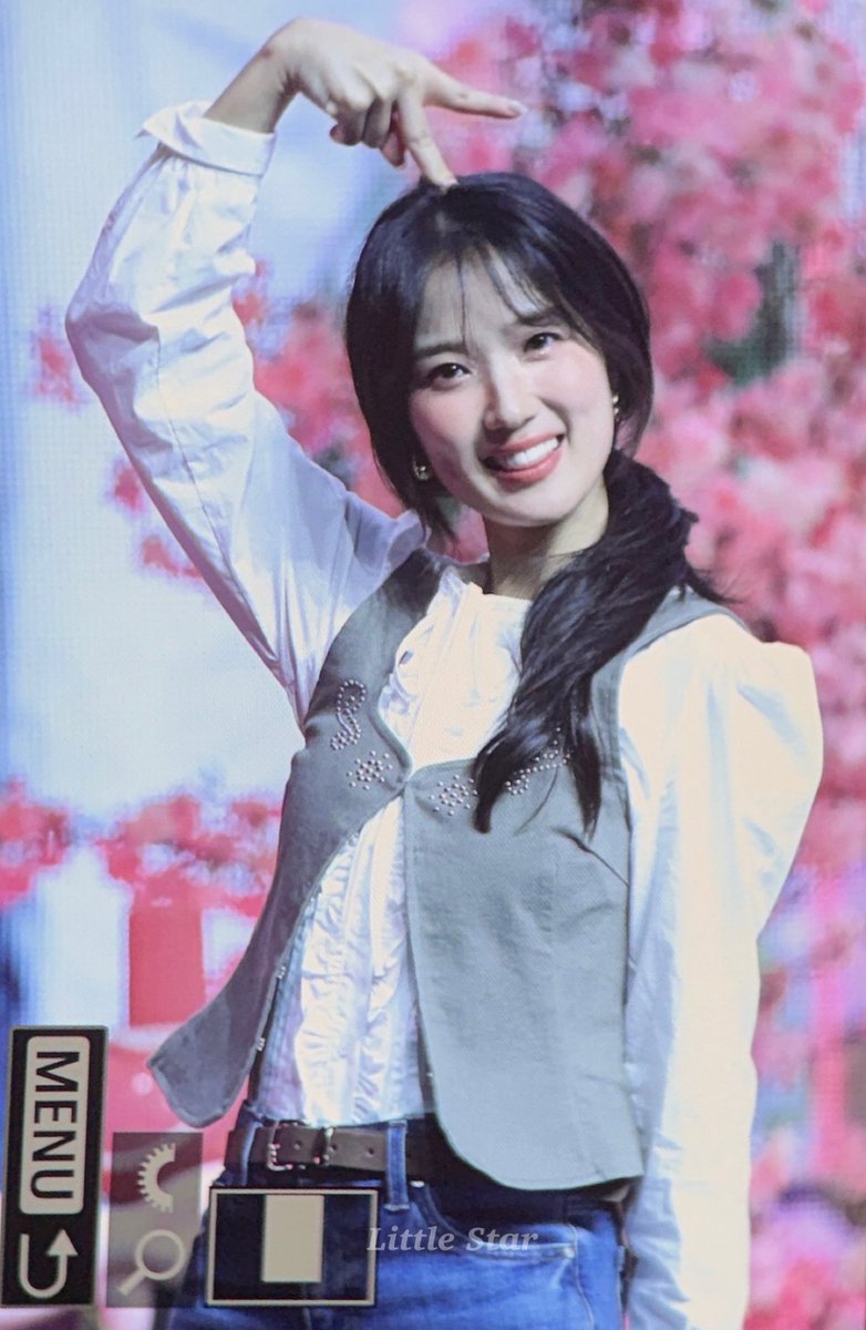 LittleStar_1110's tweet photo. 260307 Season of HYEPPINESS

진짜 기엽네 .....🍒

#김혜윤 #KimHyeYoon https://t.co/5mTg6sA3nx