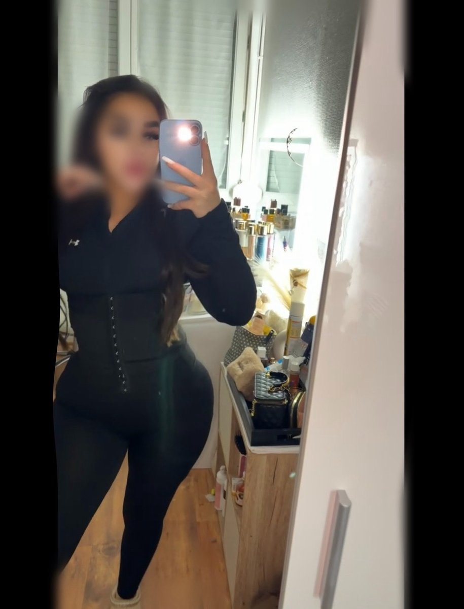 DominatriceAceyla tweet media