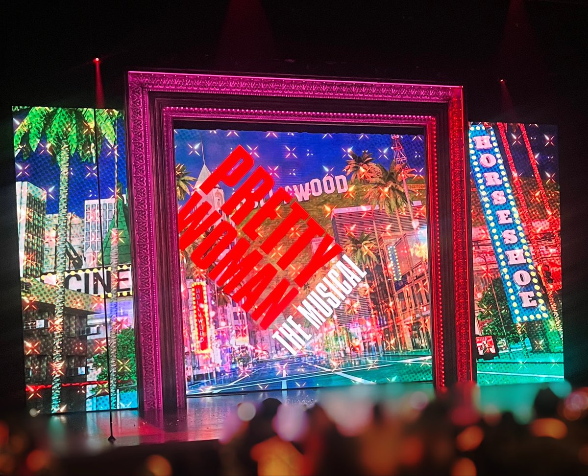 os11_6_n's tweet photo. prettywomanを観に大阪まで一人旅行ってきました！なんとキャンセル待ちも含めて２回も観れたの幸せ💜🩵どちらもめいめい回！！めいめいヴィヴィアン可愛いし、かっこいいし愛くるしかった👠寺西さん悪役スタッキーだけど素敵だった！カーテンコールのダンスが最高すぎて😇 https://t.co/tkLtFM7L2u