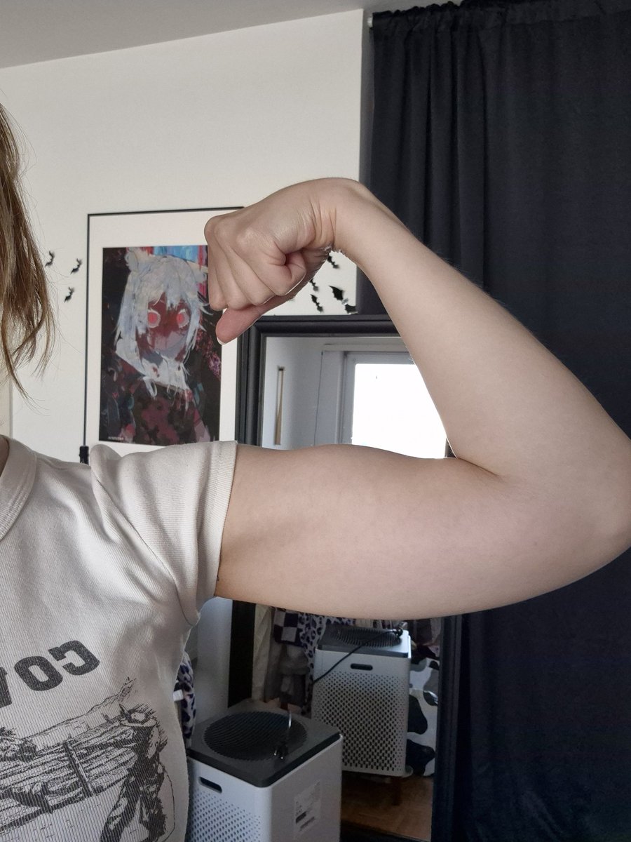 Rox 📼🍉 Leon's fat rack will save us tweet media