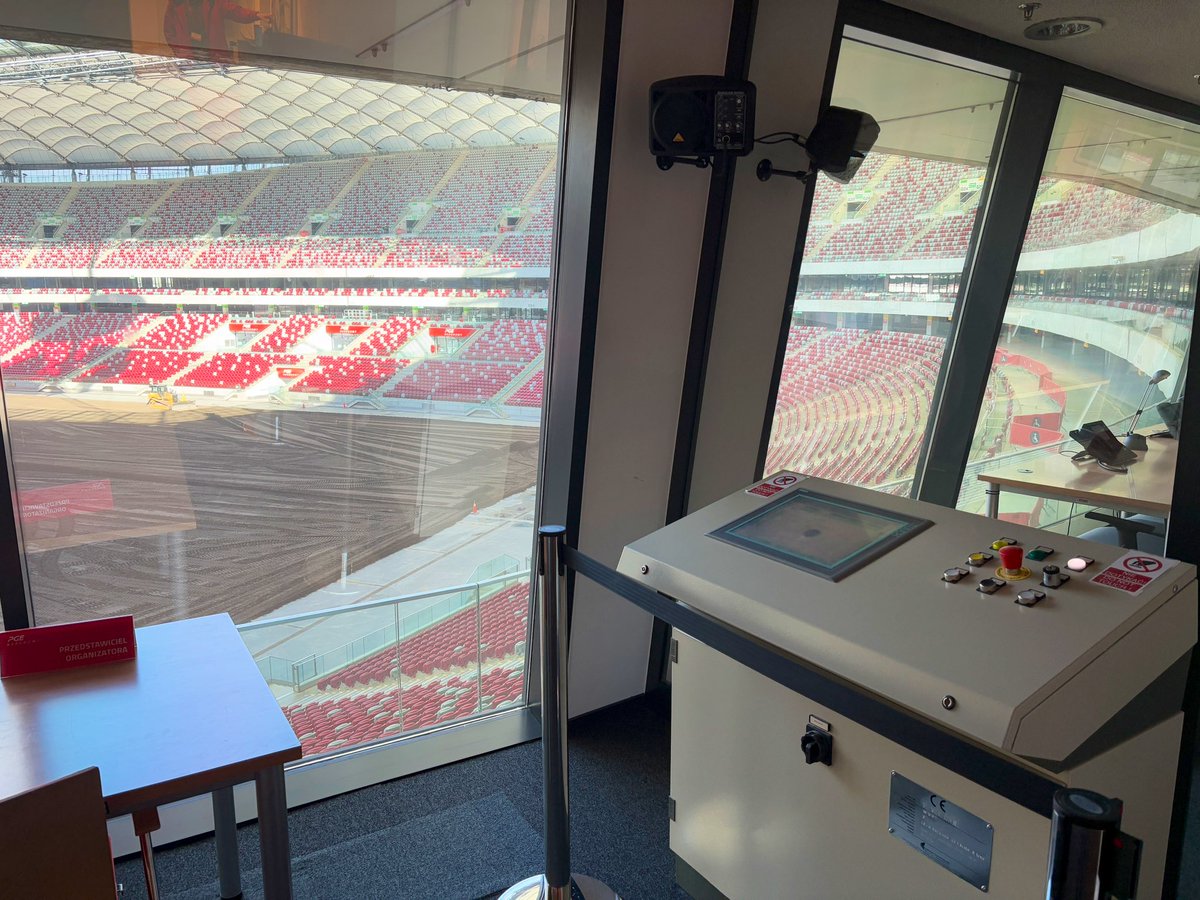 ßen (P) tweet media