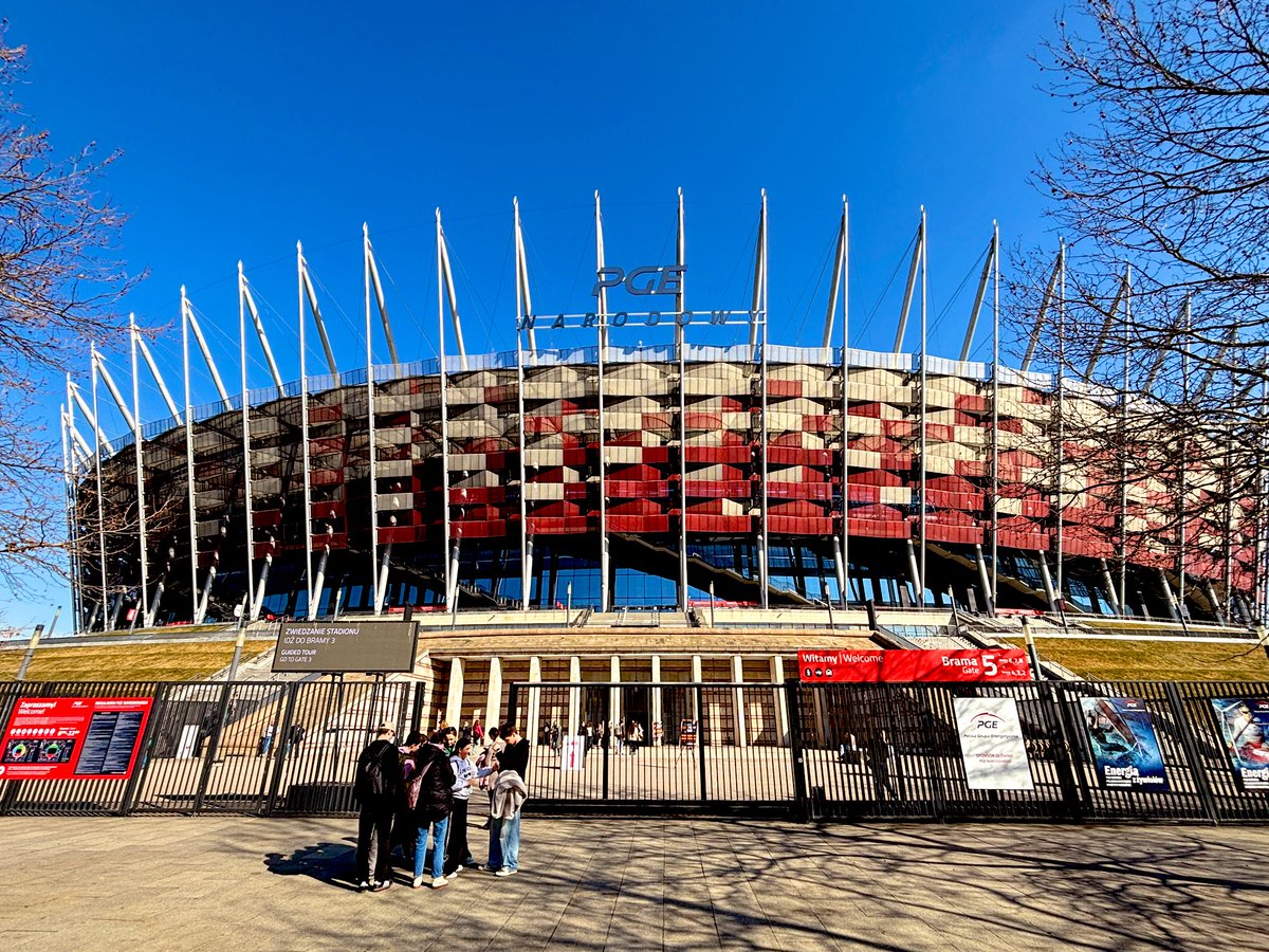 ßen (P) tweet media