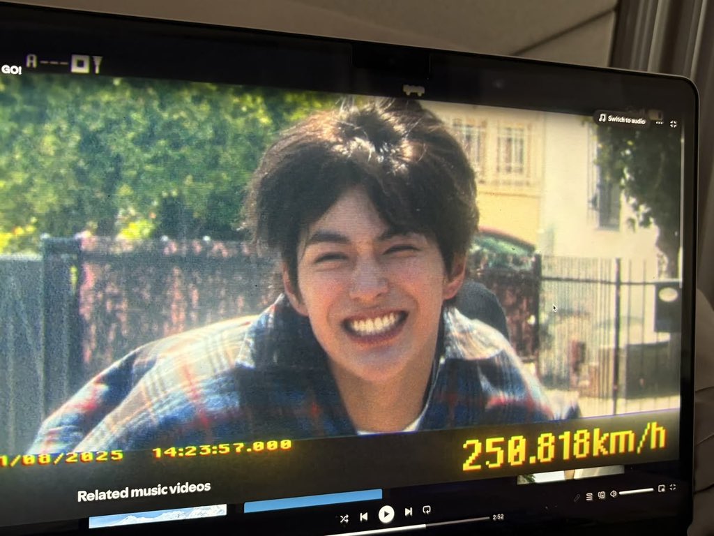 janji ga nangis???? ☹️☹️☹️☹️☹️☹️☹️☹️☹️☹️☹️☹️☹️☹️☹️ senyumnya bener bener gak berubah 🥹🥹🥹🥹🥹🤍🤍🤍🤍 adek… janji ya gaboleh kehilangan senyum adek yang manis ini 🥹🤍⭐️