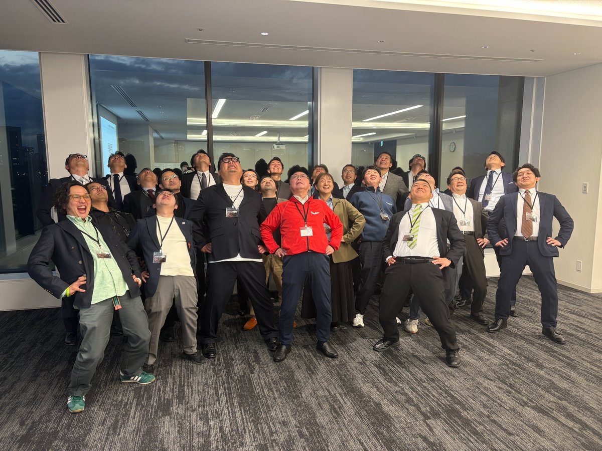 factorysearchjp's tweet photo. 【FACTORY SEARCH活動報告】
昨日3月6日にFACTORY SEARCHカンファレンスを東京商工会議所で開催させていただきました。
東海メンバーだけでなく、福井、富山、新潟、東京、神奈川などからもご参加頂きました。ご講演いただいた浜野様、ご参加いただいた皆様のおかげで盛会になりましたことお礼申し上げます。

第1部では、運営側からの報告をさせていただきました。

第2部では、株式会社浜野製作所　代表取締役 CEO・浜野慶一様に「これからの時代の中小製造業の勝ち筋の見つけ方ー東京・下町・浜野製作所の挑戦」という演題でご講演いただきました。

お父様とお母様の事業を承継され、火事で消失、フットプレス機2台から再興され、今や町工場界の大谷翔平と言われるほどの企業に成長させられたサクセスストーリーを拝聴しました。（ご本人はあくまでも謙遜されておりました。）
日本にあるハード系スタートアップの約半数の企業のものづくりを支えておられ、トヨタ自動車などの大手企業からも出向受け入れをされているとのこと。

参加者の中には、昔の苦しい時を思い出して涙する方もいらっしゃいました。

グループ討論も大盛り上がりでした。

皆様の発表をお聞きしたところ、将来を見据えた上で、自社に足りないものは何か？自社ができていることは何か？強みは何か？を考える時間にしていただけたようです。

詳細は以下記事をご覧ください。
https://t.co/0J1dQCNu8N

#ものづくり 
#町工場