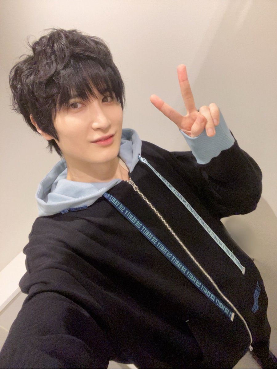 keiki_pocket's tweet photo. 可愛いパーカー頂いちゃいました🐟✨
パーカー好き！

#SirVanity #斉藤壮馬 #サバそうま https://t.co/1ORMYfbY1S
