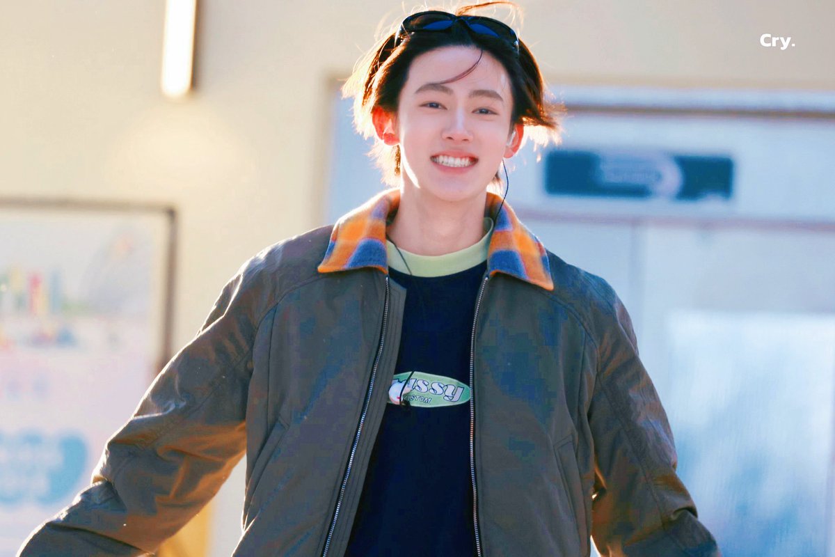 260307 Busking 
#SEONGHYEON #성현

✨

⠀🪽  .ᐟ 𝑚𝑦 𝑙𝑖𝑡𝑡𝑙𝑒 𝑓𝑜𝑥𝑦 𝑏𝑜𝑖𝑖 

         ⠀:¨ ·.· ¨:⠀
⠀          `· . · 🍭
                  ⠀:¨ ·.· ¨:⠀
⠀                   `· . · 🛼