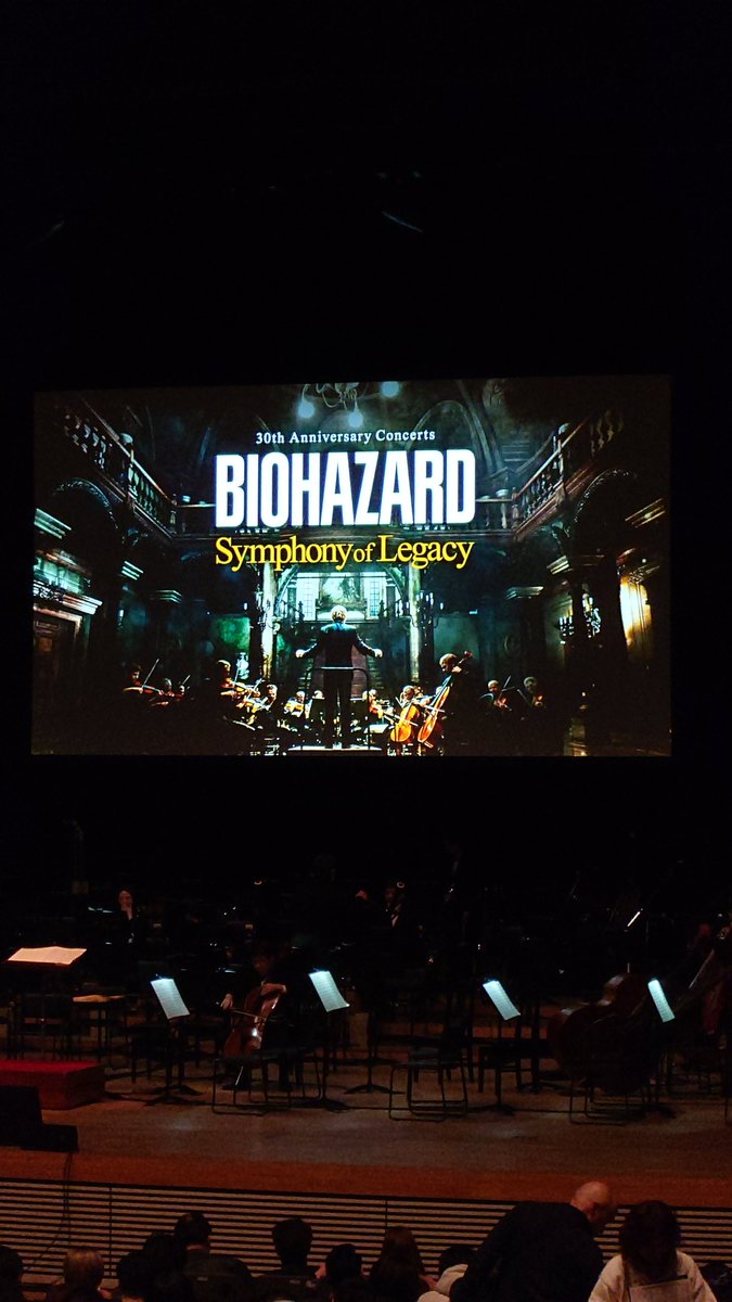 yoshiydp0724's tweet photo. 初めてコンサートなるものを観に行った
アンコールとかあるの知らなくて、レクイエムの曲を演奏したのは震えた！！
個人的には、初めてバイオシリーズをプレイしたタイトルのコードベロニカ���アシュフォード兄妹の曲を演奏したときは思わず鳥肌立った！！
#BHRE30th https://t.co/oVk8fI6qih