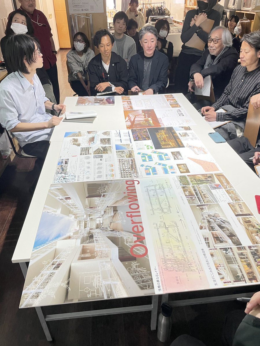 df_designfarm's tweet photo. 【ポートフォリオ発表講評会】
未経験から2年後の集大成。ポートフォリオ（作品集）の発表講評会が開催されました。
わずか2年でここまで成長！感慨深いです🥹
#建築学校 #建築学生 #デザインファーム #未経験から建築家 #ポートフォリオ https://t.co/R9L94pI4yg