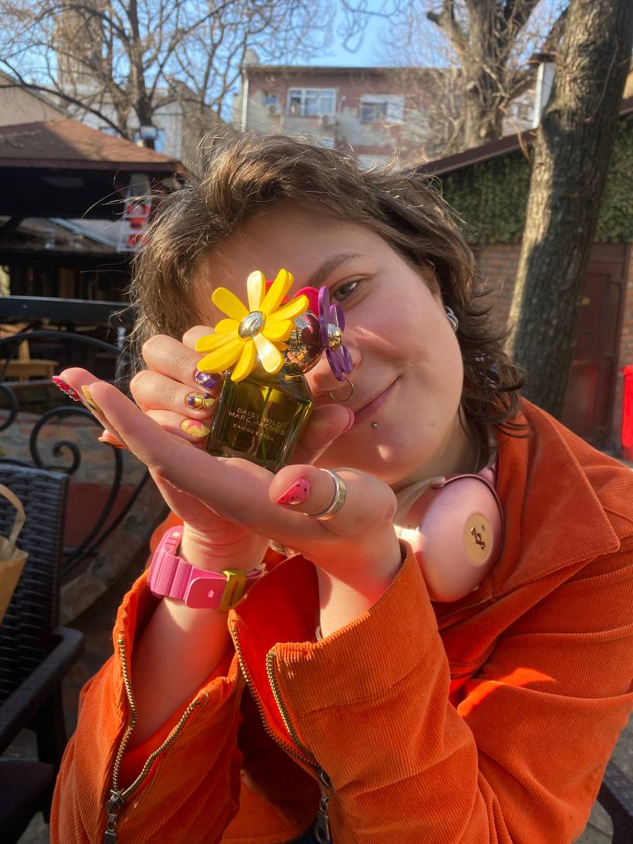 ла юрита tweet media