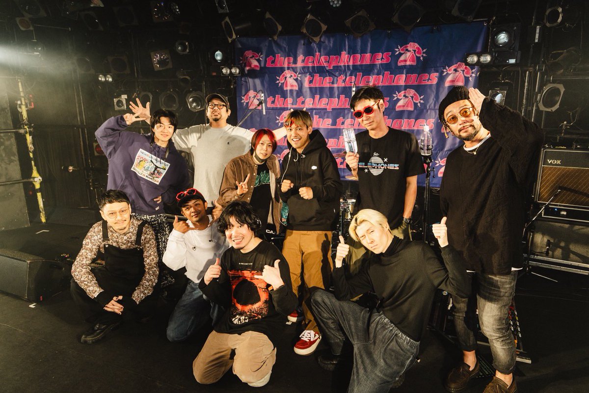 orangerangenow's tweet photo. ／
We wanna scream “DISCO” with you everywhere!!! 日本全国どこでもディスコ!!!
渋谷 CLUB QUATTRO Thanks ✨
＼

#thetelephones とのアチアチ対バン🔥
グッズの唇サングラスつけた三人衆🕶️も

#ORANGERANGE https://t.co/H45vyzIKj2