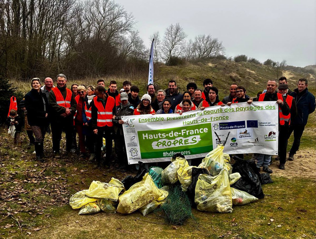 hautsdefrance's tweet photo. Tous ensemble pour une région plus propre !
👉 La mobilisation continue partout comme ici à Leffrinckoucke.
🌸 Rejoignez l’opération #HDFPropres pour préserver la biodiversité en #hautsdefrance.
🍀 Trouvez votre point de collecte 👉 https://t.co/2q7BhcSMVR https://t.co/nW9fJb8PjM