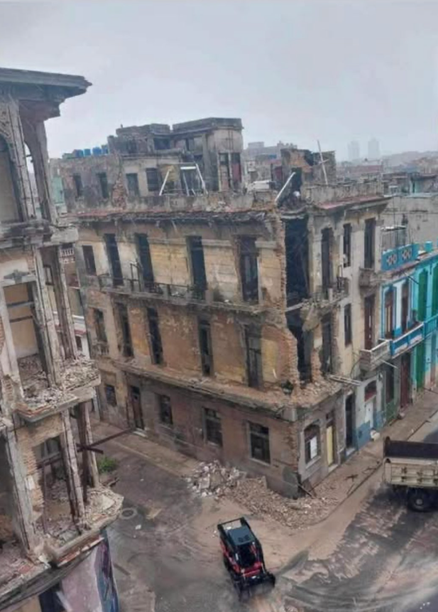 Manos Manos tweet media