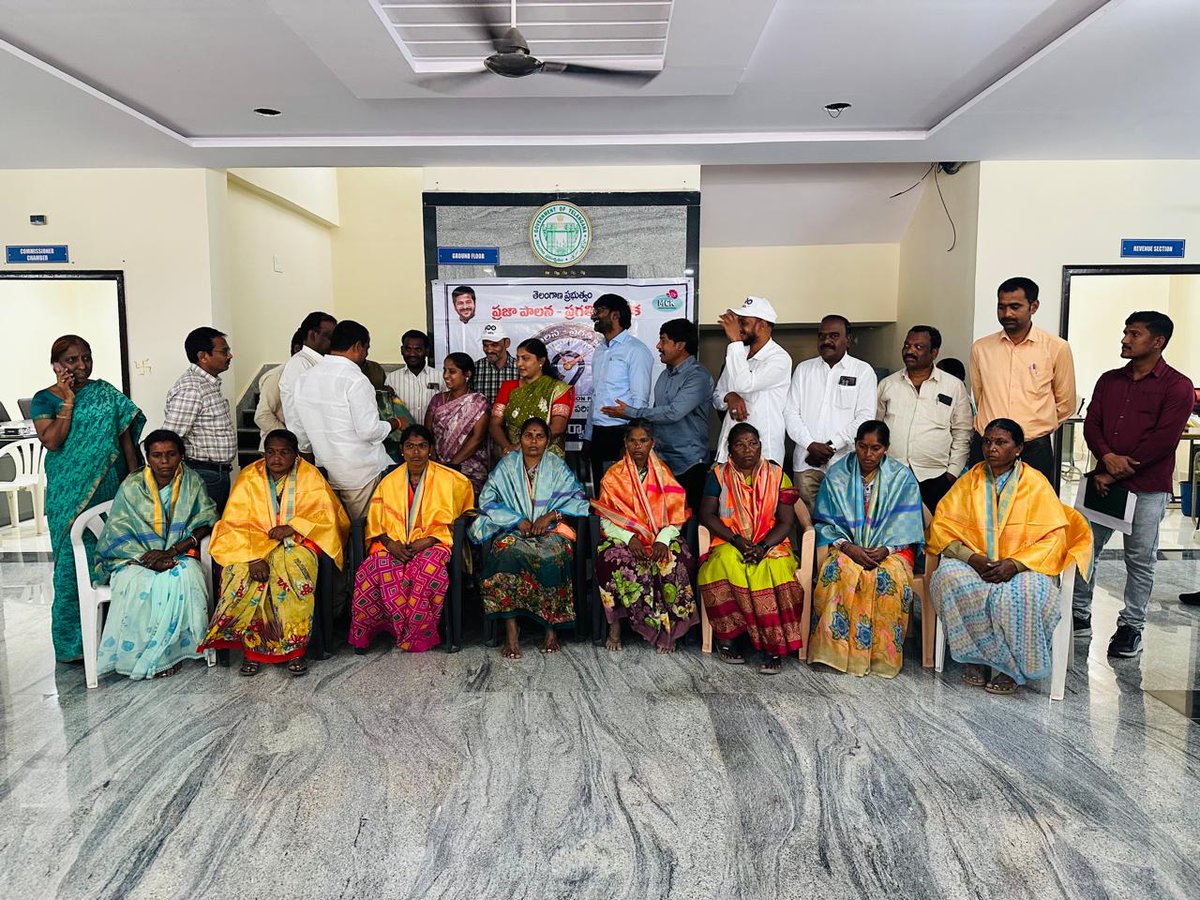 mckodangal's tweet photo. PPP 99 days  Kodangal ULB conducting special sanitation drive at Shanthinagar Participated CP&amp;VCP,ZPCEO, KADA Special Officer, MRO, MPDO, MEO, Councilors and CMNR, Citizens,  in this Program.
@SwachhBharatGov
@SwachhBharat
@MoHUA_India
@tksreedevi
@cdmatelangana
@TelanganaCMO https://t.co/HEEPJxJGGi