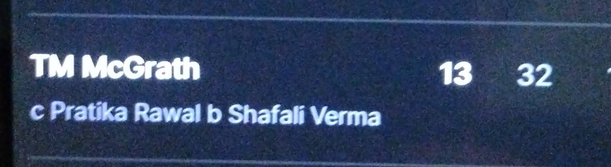 Catch toh #smritimandhana ne pakda tha na rawal kaha se agyi 😭😂