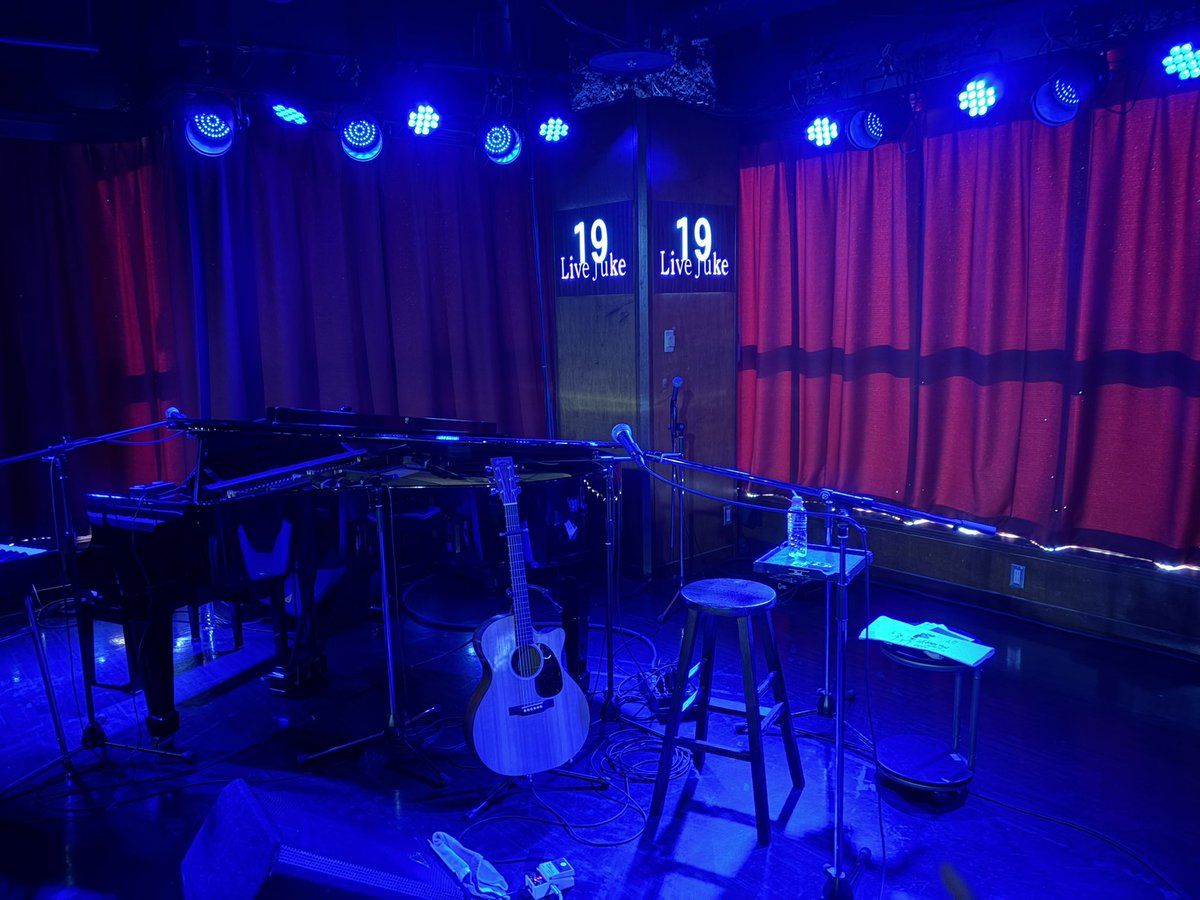 OGC00205's tweet photo. 八木海莉 Acoustic Live -水滴記憶-
広島公演お疲れ様でした！

今回も、A Tender Moon Tempoを披露‼︎昇天しちゃいそうです〜‼︎

今回のA Tender Moon Tempoは会場の雰囲気的に、閉園後のニーアランドでひとりしっぽり歌ってるイメージに感じましたね〜。

#八木海莉
#Vivy -Fluorite Eye’s Song- https://t.co/tRTTFj25Rn