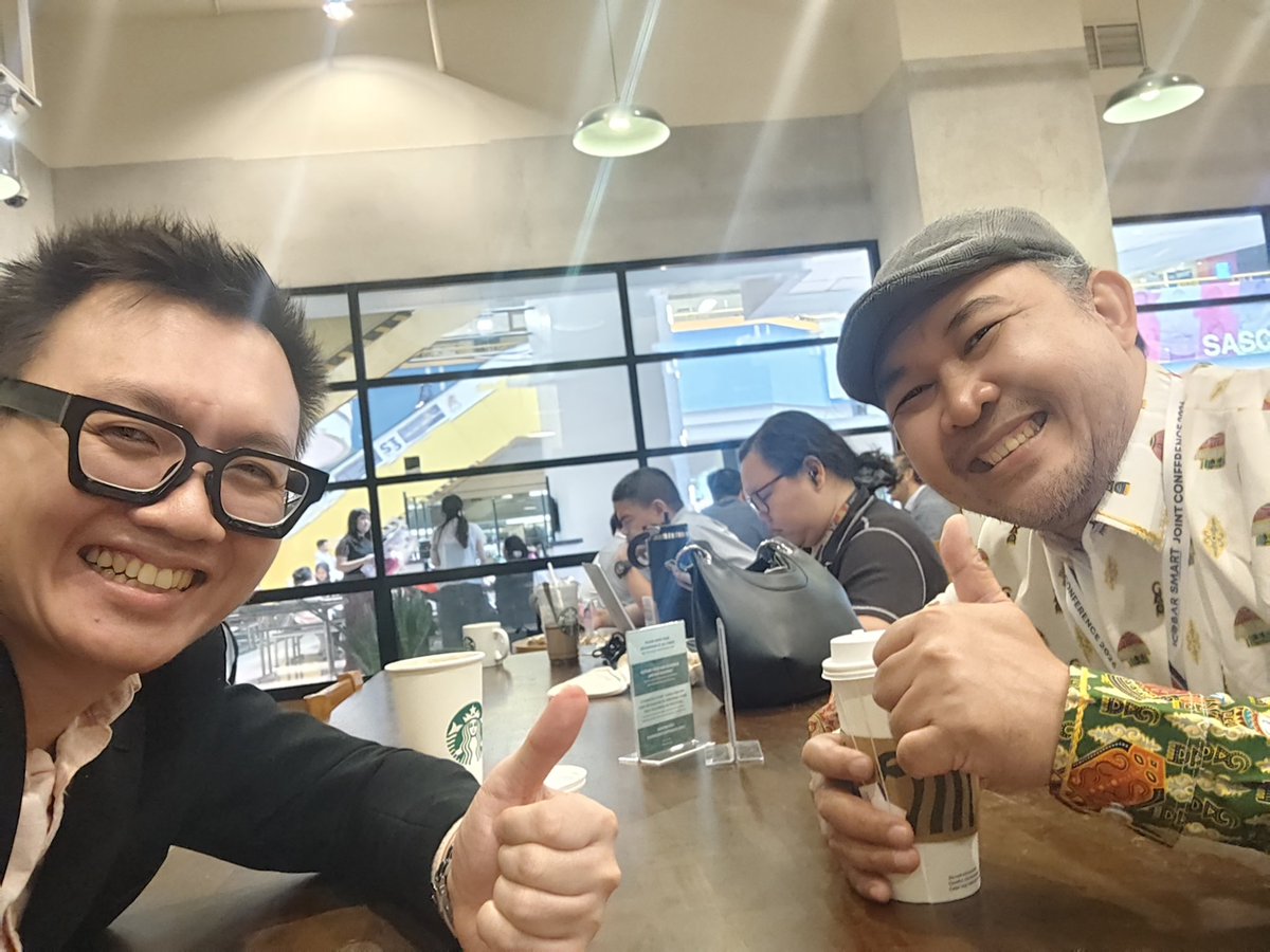 Meeting tanpa donat di <a href="/SbuxIndonesia/">Starbucks Indonesia</a> Binus dengan <a href="/iswekke/">Ismail Suardi Wekke</a>