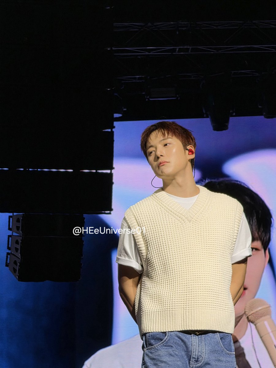 HEeUniverse01's tweet photo. [260307]  🐶 #민혁 soundcheck 
 #MONSTAX_THEX_NEXUS_BKK https://t.co/26JnXKc8m1
