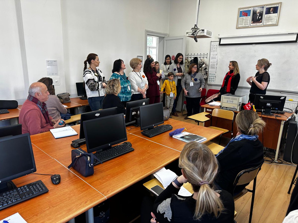 AB Erasmus KA 210 Active 60+ Digi Ecofluencers projesinin 2. Hareketliliği kapsamında ev sahibi olduğumuz etkinlikte proje kapsamında İspanya, Letonya, Romanya ve Yunanistan’dan ülkemize gelen misafirlerimiz merkezimizi ziyaret ederek, örnek çalışmalarımız hakkında bilgi aldılar.