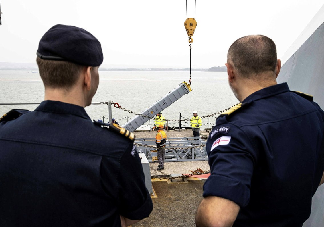 Royal Navy tweet media