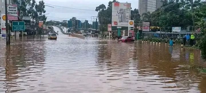 Situation in some parts of Nairobi on Saturday, noon!

I saw some fools and affordable bloggers blaming the heavy rains for the floods 

How does it happen that this water hasn't drained more than 12hrs later if there was drainage in these areas?

At times defending INCOMPETENCY