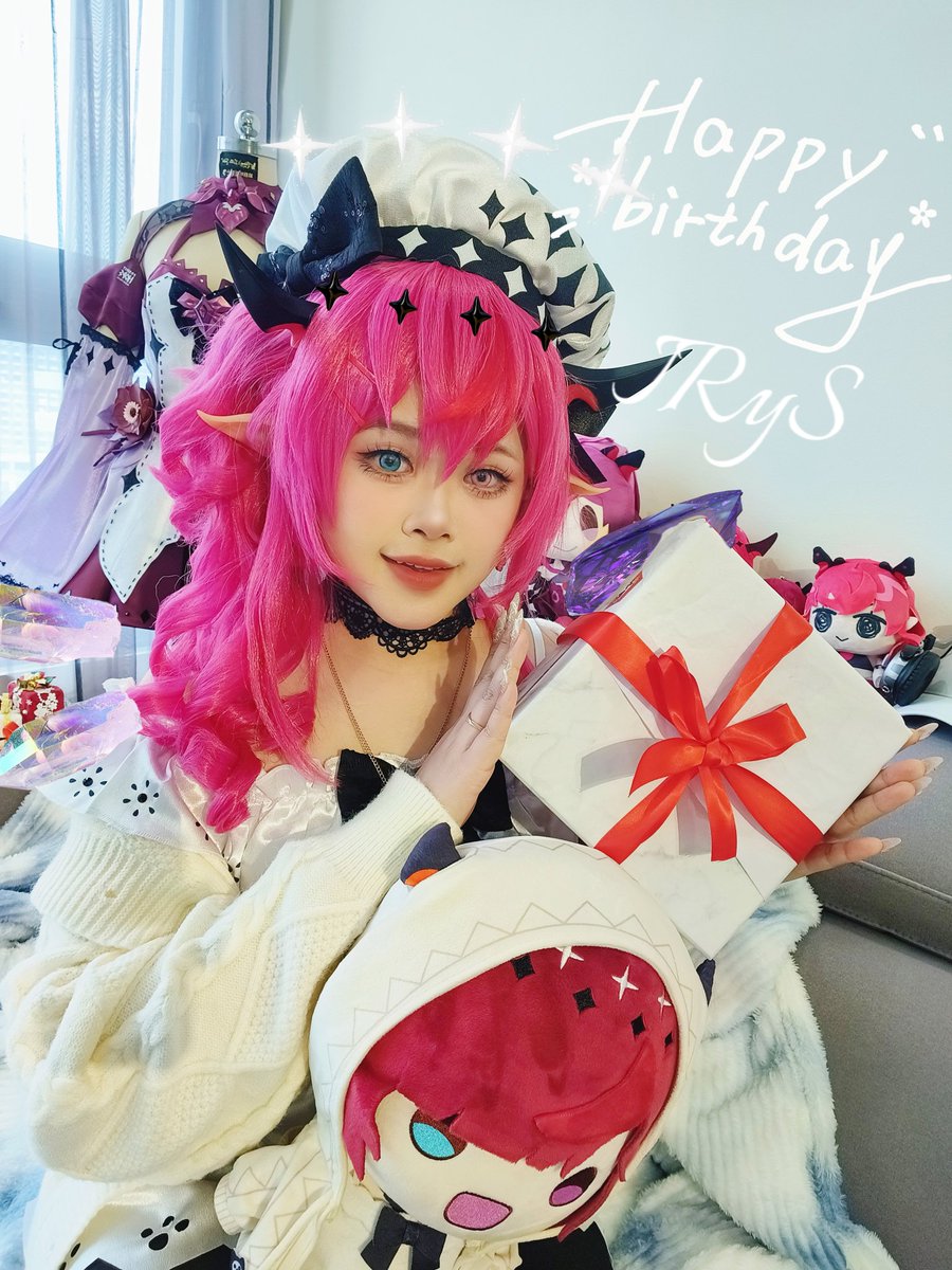 HAPPY BIRTHDAY IRyS!!!
Wishing you a day full of sparkles, sweets and smiles!✨✨

#IRySart 
#IRySBDay2026