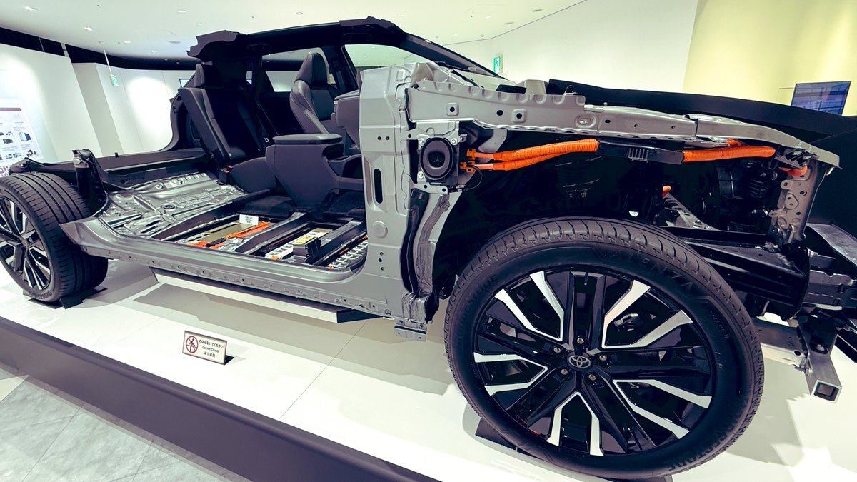 tesla_taizo's tweet photo. トヨタにNACS発見❗️ https://t.co/zmoMn2jy63