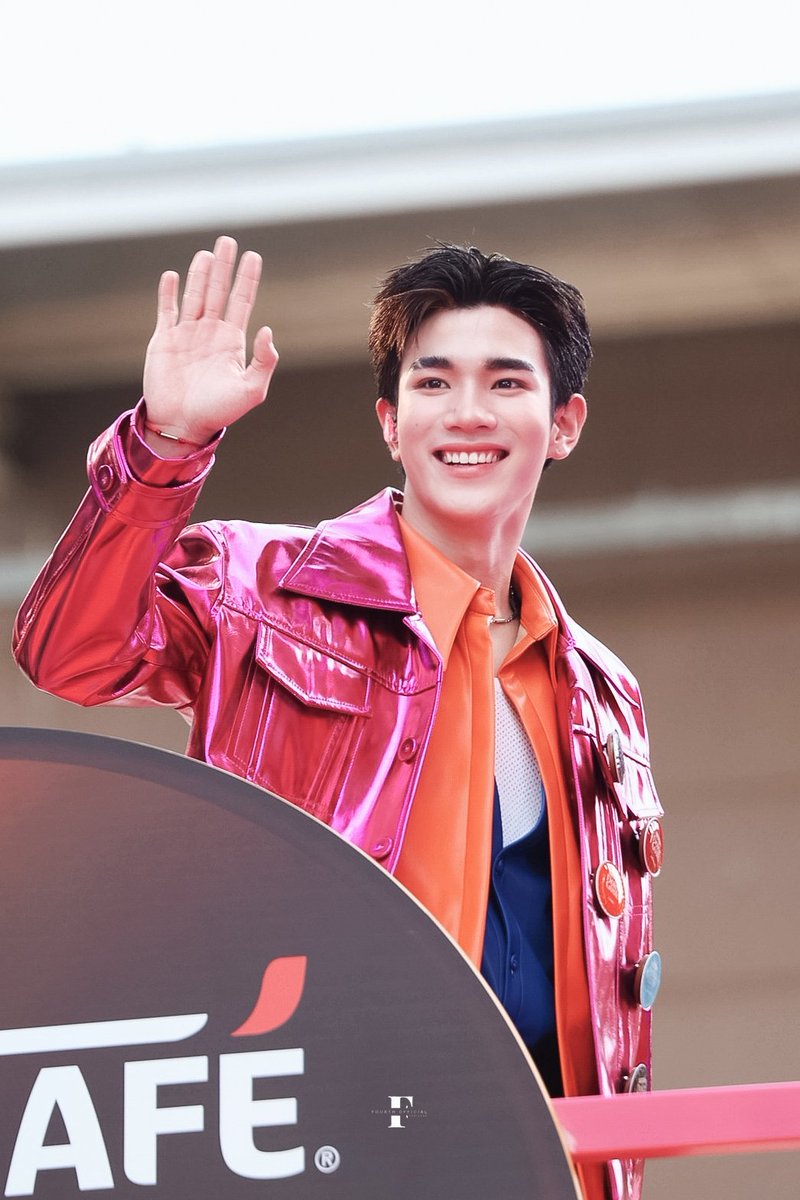 สวัสดีครับคุณเฟรนด์สุดหล่อออ ✨

BARISTA FOURTH X DOLCE GUSTO
#DolceGustoxFourth