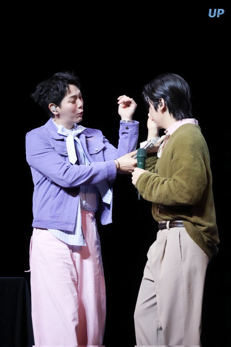 ไม่มีอะไรจะทำร้ายเธออออ ได้เท่ากับเธอทำตัวของเธอเอ๊งงง

UPPOOM MACAO FANMEET
#COLORVERSEUPPOOMFM
#uppoompat #poompps #UpPoom