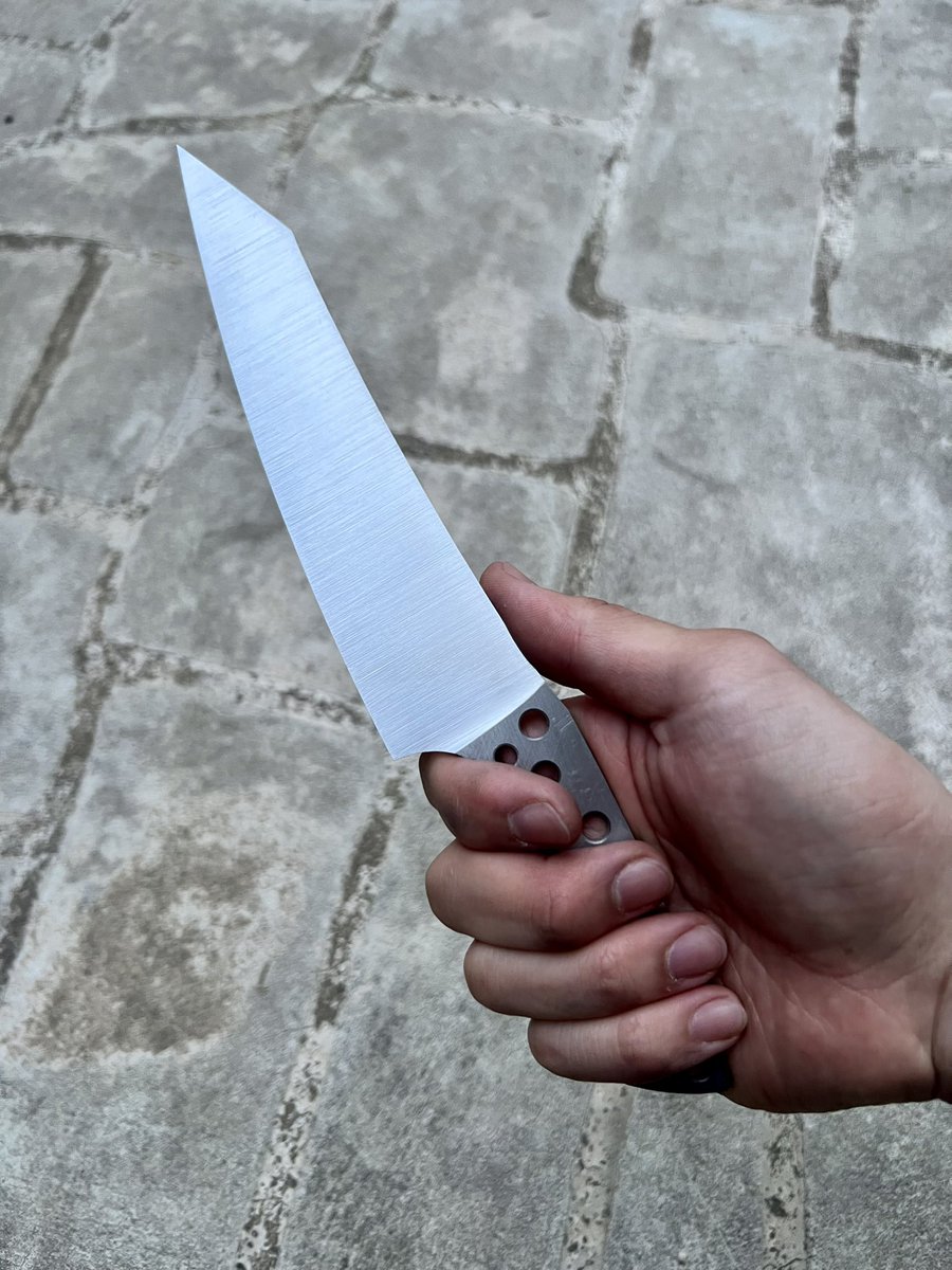 404BLADE tweet media