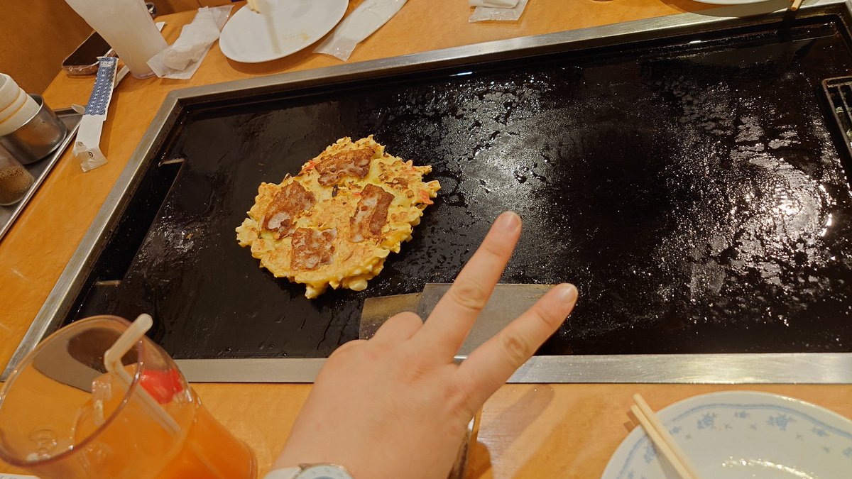 夕ご飯なう！
今日は去年の5月以来ぶりに雅ちゃんと愛希ちゃんと３人で池袋で遊んでる〜😆