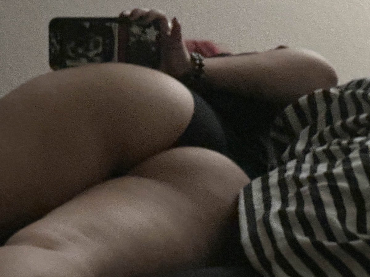 ⟡ violet tweet media