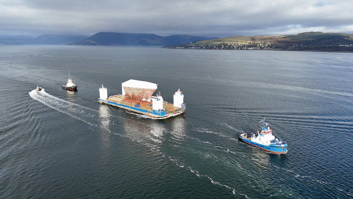 mjgardner73's tweet photo. #Type26 bow section arriving on the #Clyde from Birkenhead heading for #BAE systems #Govan https://t.co/d5PLMTOizw