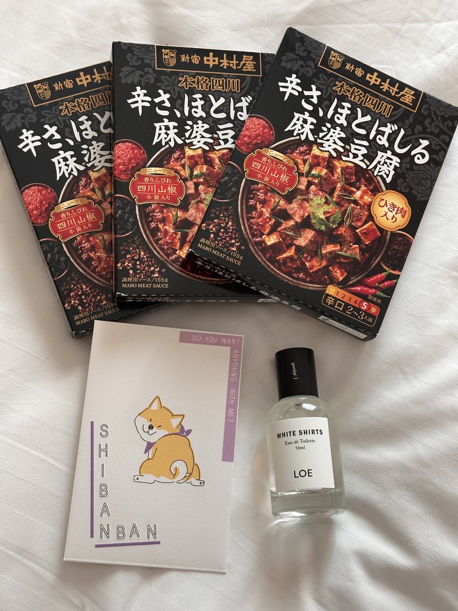 아기들이 사부작사부작하더니 호텔에 이야기해서 내 생일 챙겨줌 ㅠ ㅋㅋㅋ어쩐지 첫날에 둘이 소곤소곤 하더니 ㅋㅋㅋㅋ 편지랑 선물이랑 내가 먹어보고싶다고한거까지 챙겨줌 ㅠㅠ 고맙다 아기들아❤️ 생일날 해외에서 승식이도 보고 축하도 받고 너무 행복한 생일이넹🎉 <a href="/siksbreath/">안개꽃</a> <a href="/sbuwithsiki/">뿌뿌</a>