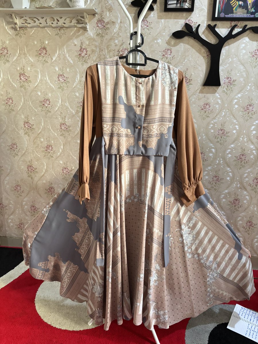 Wts gamis kaftan lebaran raya yg nyari yuk lgsg kirim banting harga sjj. Pemakaian 1-2kali like new, bisa oyen🍊 dom padang. Nego tipiss

1. 90k
2 &amp; 3. 130k

T. Atasan raya dress murah coklat pink ungu bukber oneset