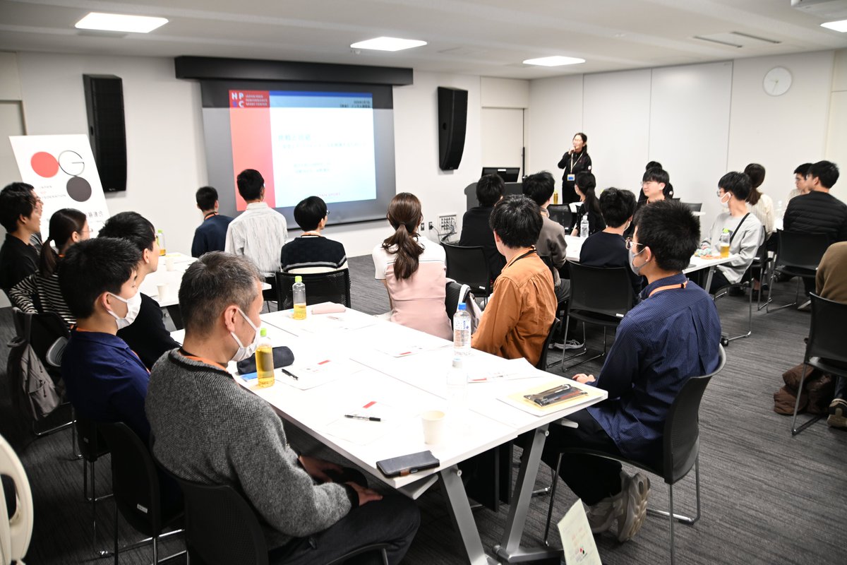 JGOF_IGO's tweet photo. （一社）全日本囲碁連合（構成団体：日本棋院、関西棋院、日本ペア碁協会）の2025年度強化合宿を、3月5日（木）～9日（月）の日程で、東京都北区の「味の素ナショナルトレーニングセンター（NTC）」および「国立スポーツ科学センター（JISS）」にて実施しています。

国内トップ棋士・若手棋士に加え、ナショナルチームの監督・コーチを含む計33名が参加し、早朝から夜遅くまで、さまざまな対局メニューを通じて腕を磨いています。

本日午前には、JISSの専門家を講師に迎えたフィジカルトレーニング講習会も実施しました。

国際棋戦でのさらなる活躍に向け、国内トップアスリートが日々鍛錬を行う施設で、これまでにない新しい取り組みも行っています。

明日、明後日も合宿の模様をご紹介していく予定です。

#囲碁 #全日本囲碁連合
#日本棋院 #関西棋院 #日本ペア碁協会