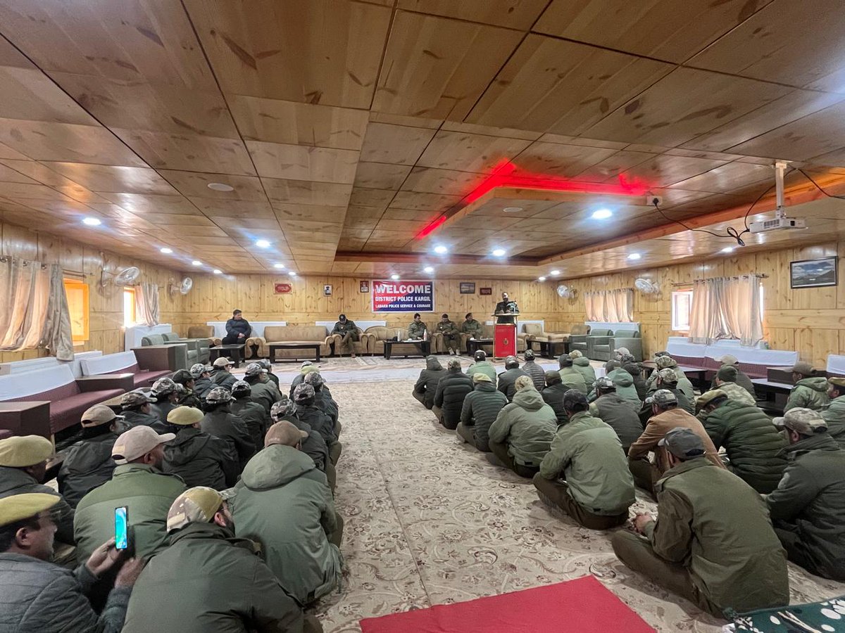 DISTRICT POLICE KARGIL tweet media