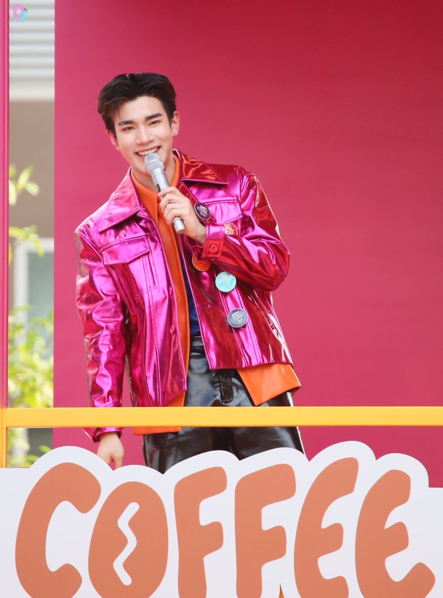 ยิ้มหวานๆๆๆๆ

BARISTA FOURTH X DOLCE GUSTO
#DolceGustoxFourth
#Fourthnattawat 
<a href="/tawattannn/">FOURTH</a>