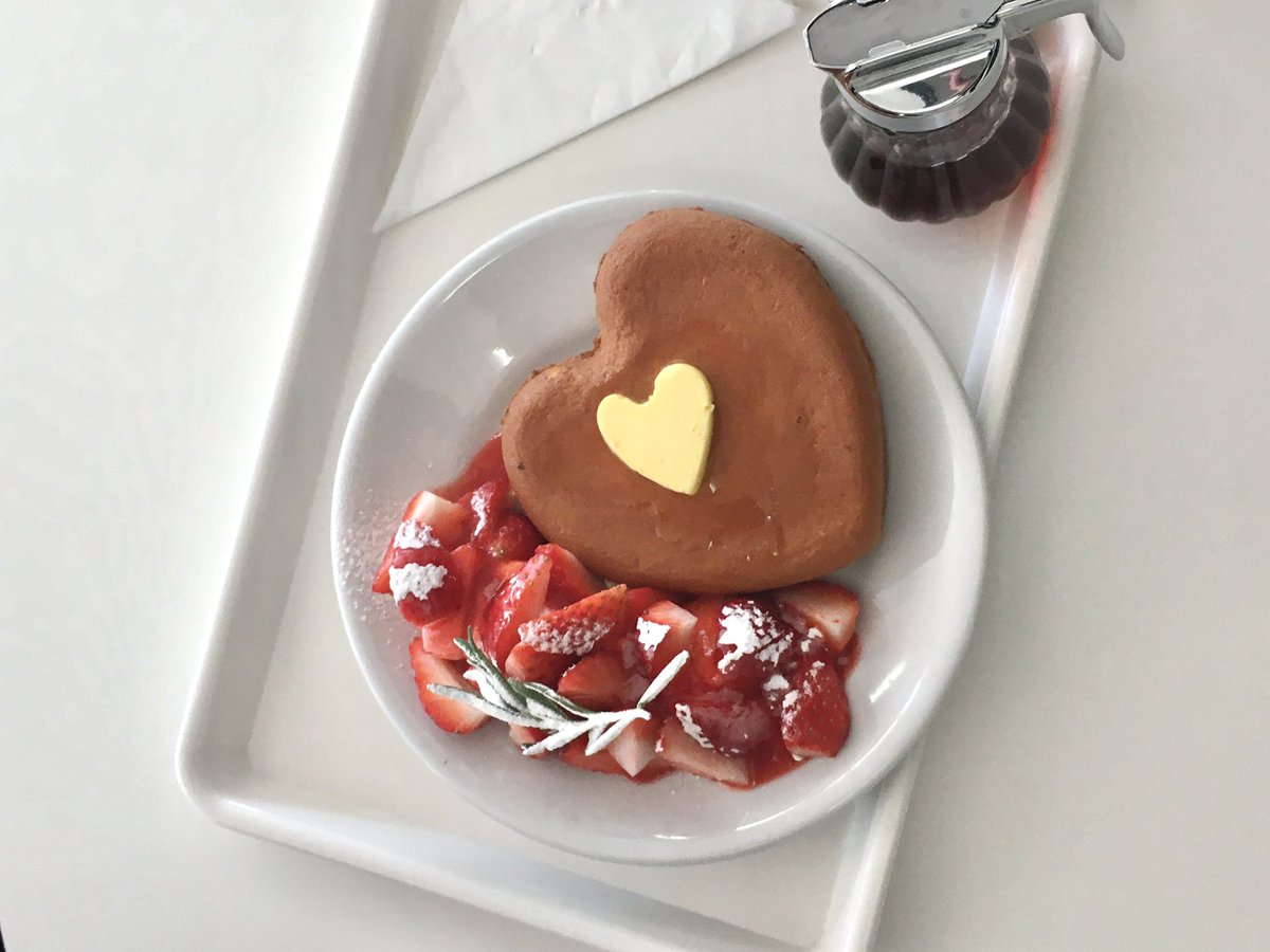 candy tweet media