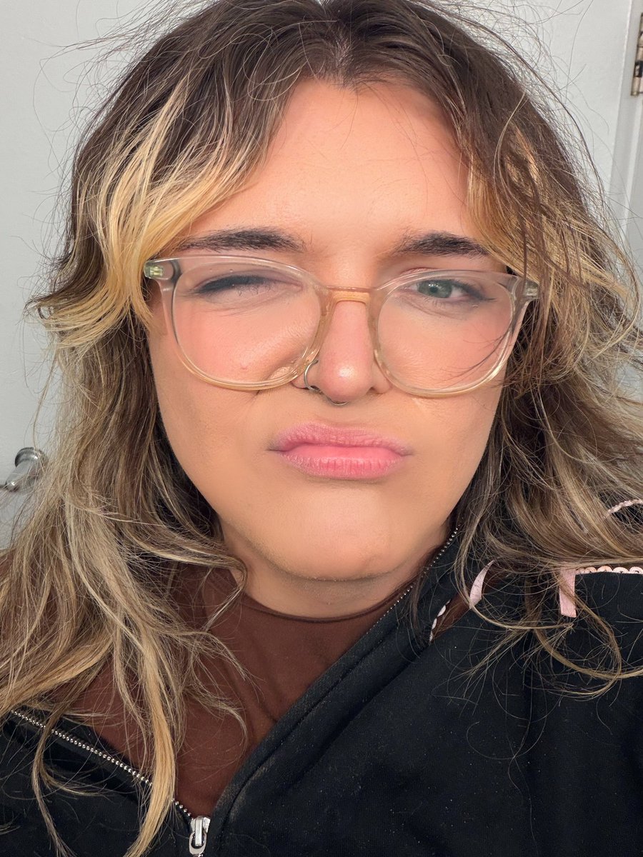 arianna ♱ tweet media